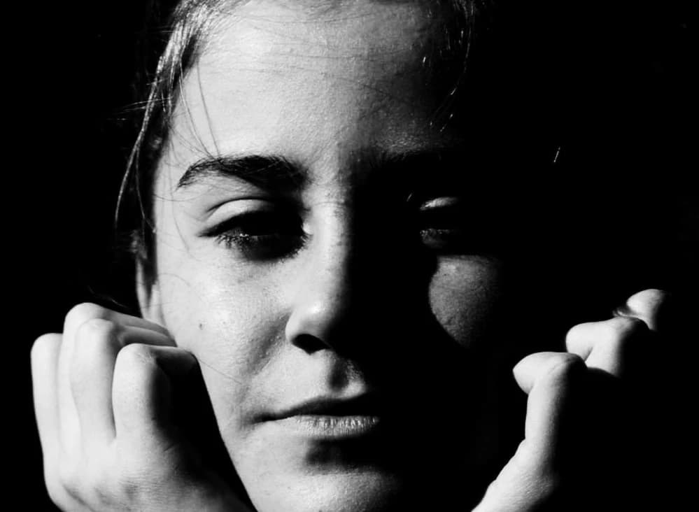 Portrait noir et blanc de Floriane